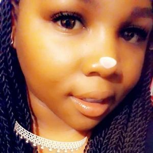 Meet your Posher, Larisha